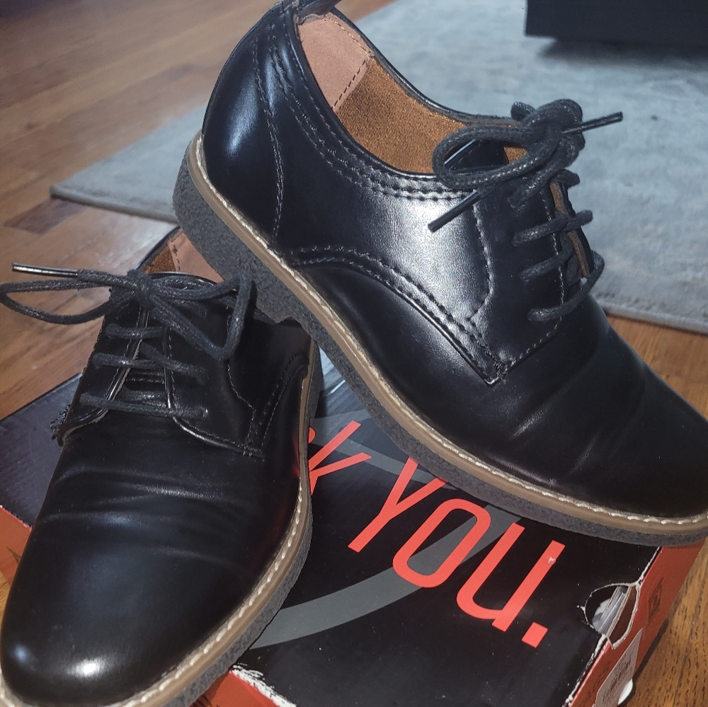 Boys dress shoe